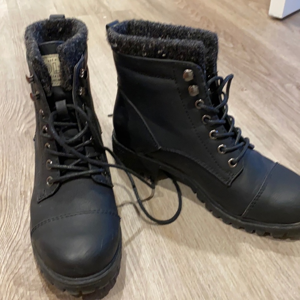 Black boots DLG